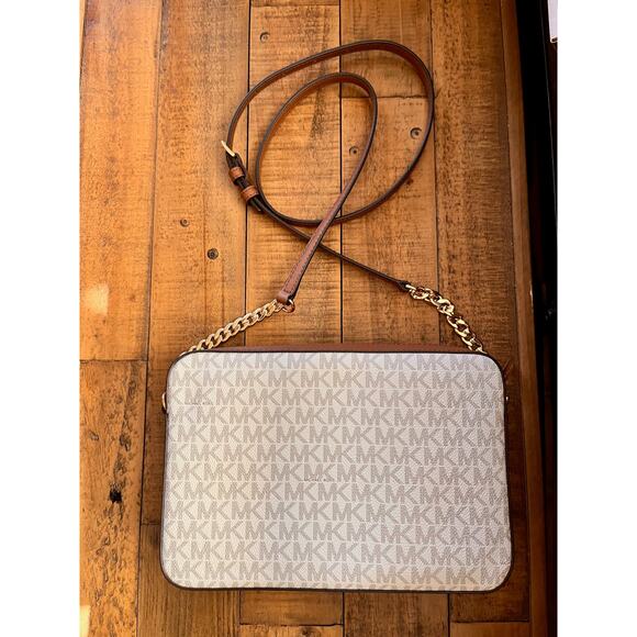 Michael Kors Jsi Large Ew Crossbody In Signature Vanilla NWT - Picture 3 of 12